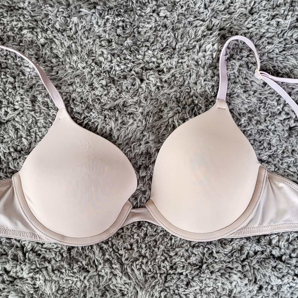 Victoria's Secret Wear Everywhere TShirt 32B Beige